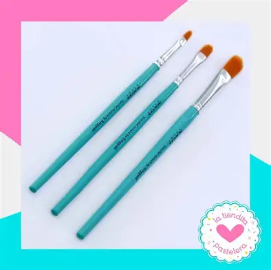 PINCELES LENGUA DE GATO