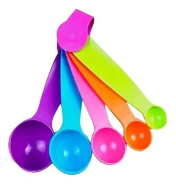 JGO CUCHARAS MEDIDORAS PLAST COLORES 5pz